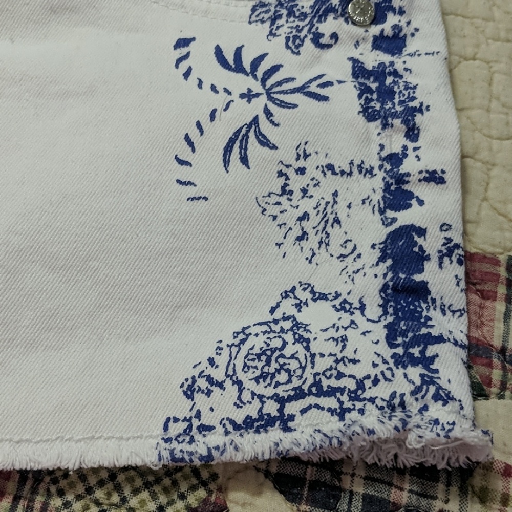 Shorts - Picture 5 of 5